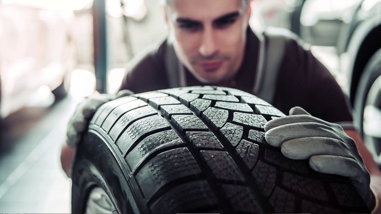 Flat-Tyre-Repair.jpg Flat-Tyre-Repair.jpg