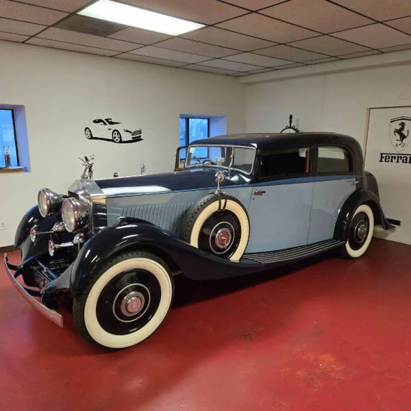 Rolls-Royce Park Ward tyre service in dubai