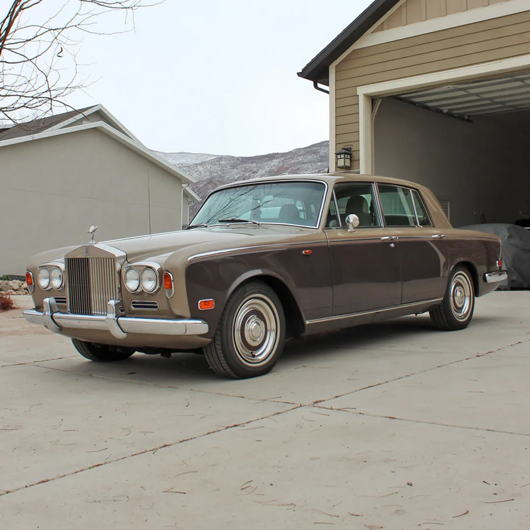Rolls-Royce Silver Shadow tyre service in dubai